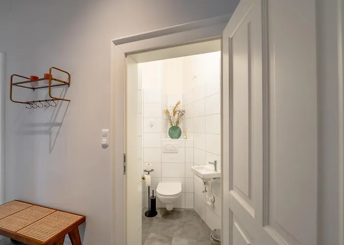 Premium - Walking Distance To Center Apartment *