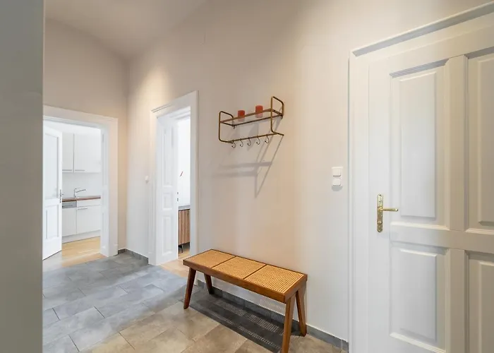 Premium - Walking Distance To Center Apartment *