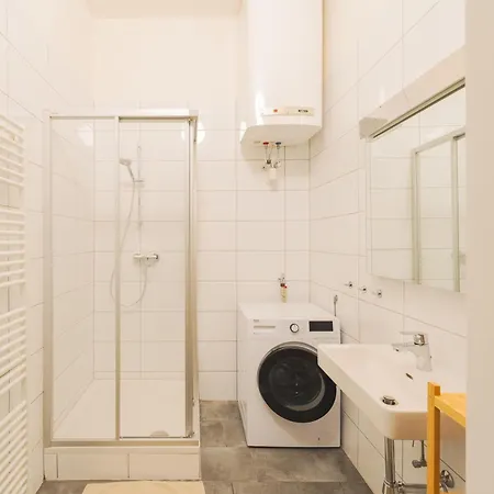Premium 2br Close To Center Apartment *