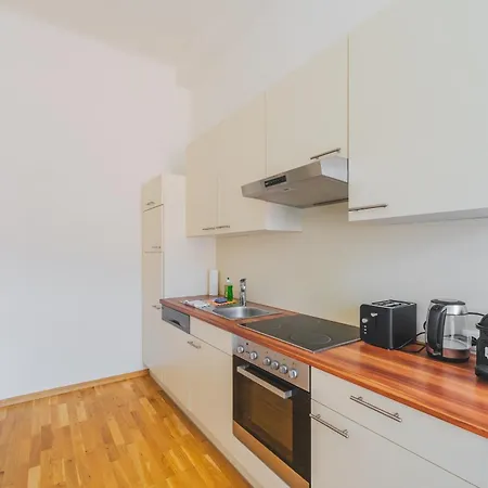 Premium 2br Close To Center *