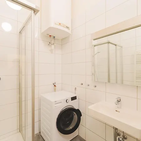 Premium 2br Close To Center