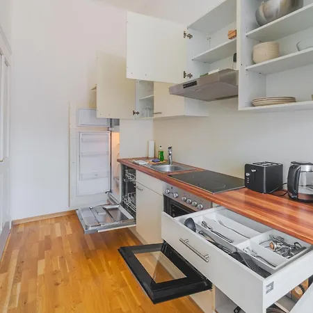 Premium 2br Close To Center Apartment Graz